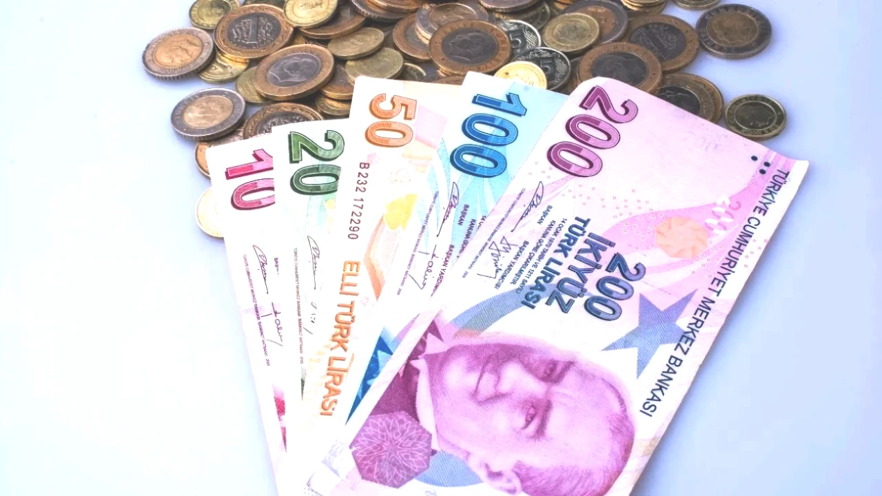 Ocak Zammı Geliyor! Enflasyonun Ardından Emekli Aylığında Son Durum