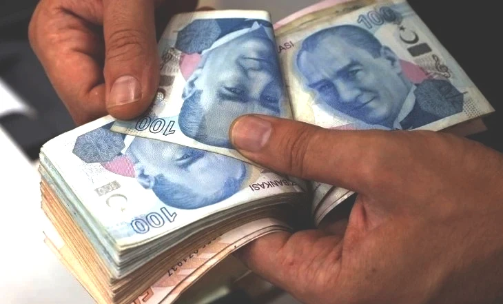 Emekliye Yılbaşı Piyangosu Gibi Promosyon: Rakamlar 30.000 TL'yi Aştı! İşte Aralık 2025 En Yüksek Veren Bankalar