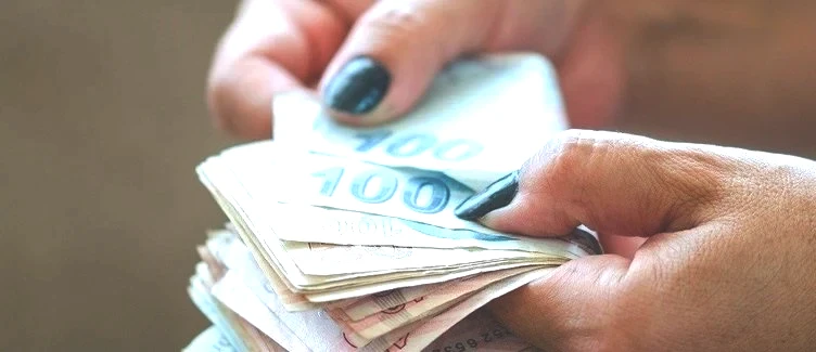 Emekliye Yılbaşı Piyangosu Gibi Promosyon: Rakamlar 30.000 TL'yi Aştı! İşte Aralık 2025 En Yüksek Veren Bankalar